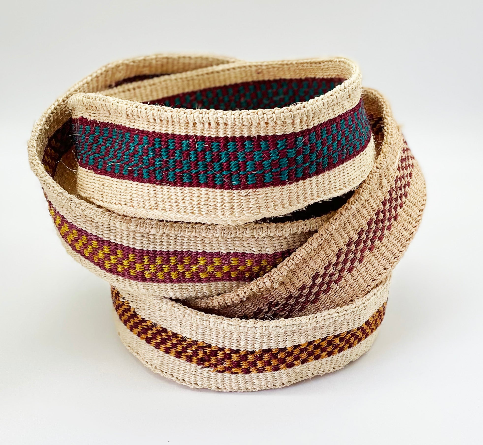 Sisal Bread Basket - Mixed Burgundy & Brown colours