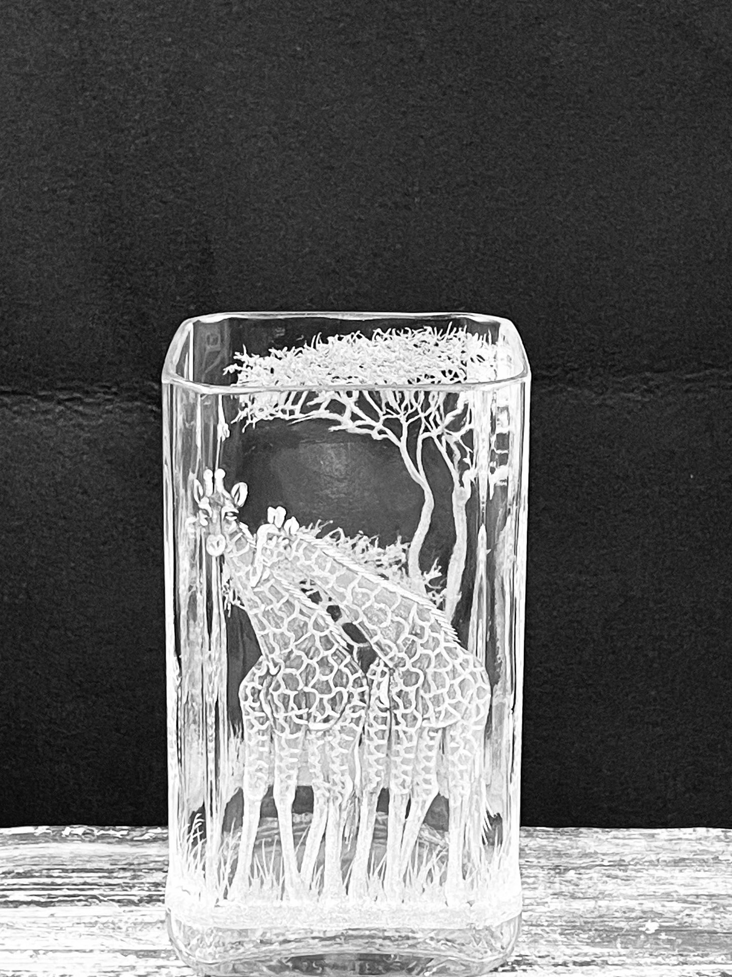 Vase, Square short Engraved Giraffe Family
