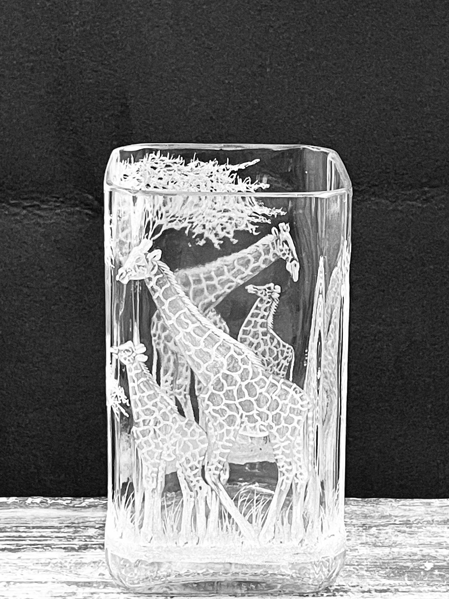 Vase, Square short Engraved Giraffe Family