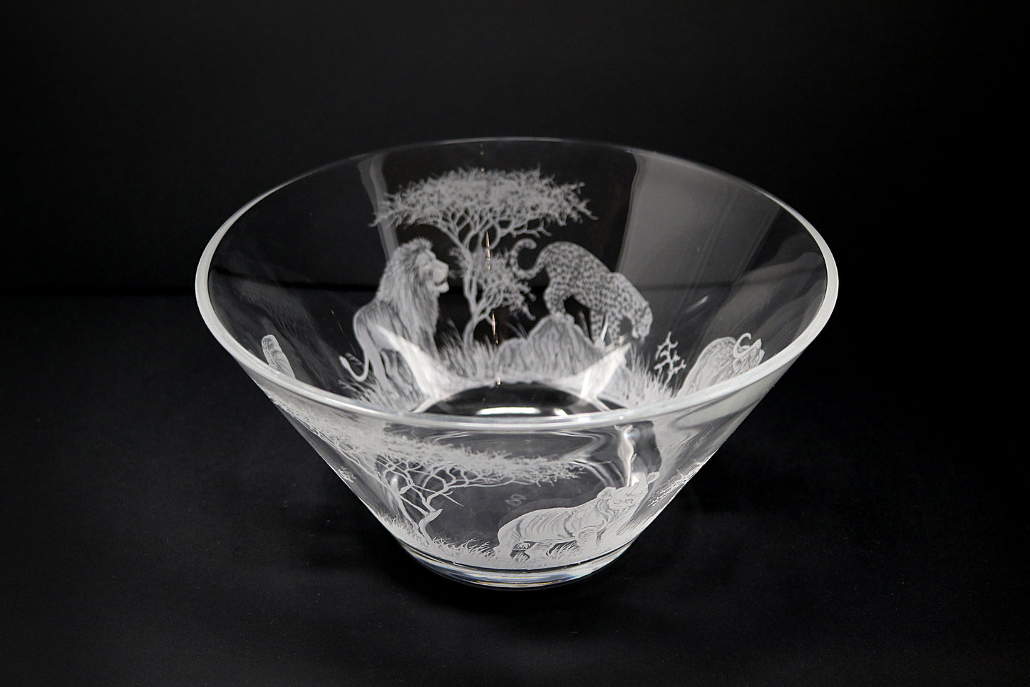 Glass Bowl, Engraved with the Big Five in Banana fibre presentation Box